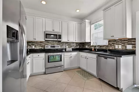 Kitchen - 319 E Bay Cedar Cir, Jupiter, FL 33458 photo 1 of 3