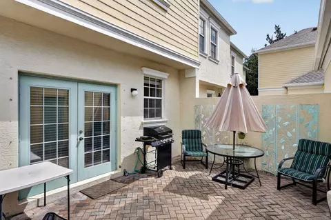 Exterior - 319 E Bay Cedar Cir, Jupiter, FL 33458 photo 5 of 7