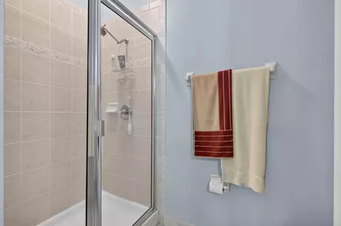 Bath - 319 E Bay Cedar Cir, Jupiter, FL 33458 photo 7 of 8