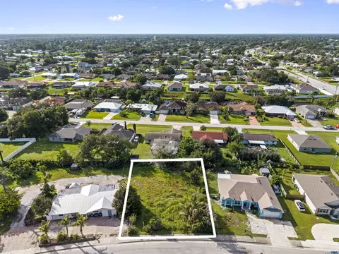 158 NE Saint James, Port St Lucie, FL 34983