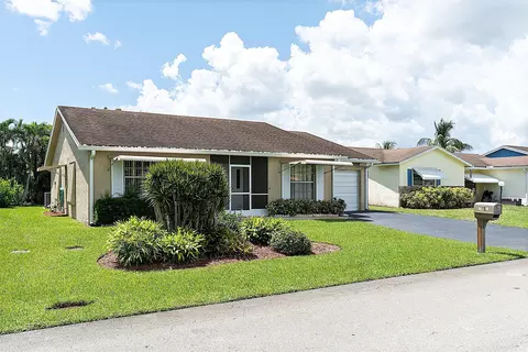 7184 Pine Manor Dr, Lake Worth, FL 33467