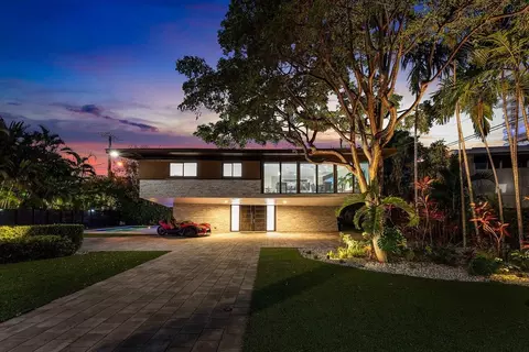 2601 NE 8th St, Fort Lauderdale, FL 33304
