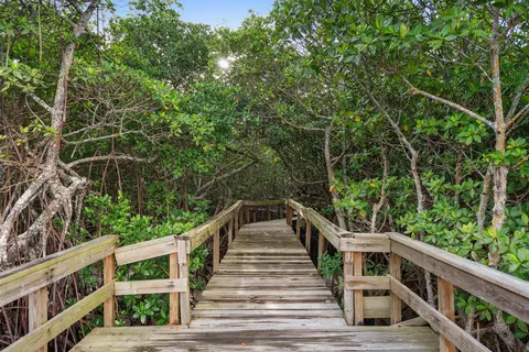 View/Area - 6197 SE Riverboat Dr, Stuart, FL 34997 photo 4 of 12
