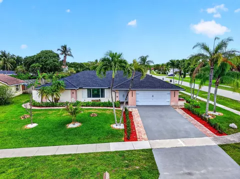 990 Hickory Trl, Wellington, FL 33414