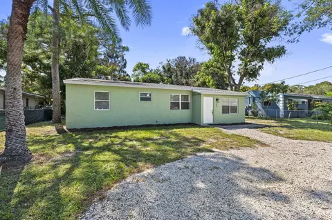 205 N 21st St, Fort Pierce, FL 34950