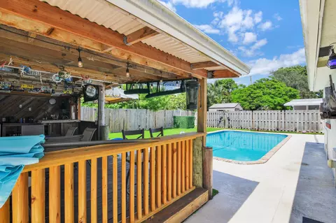 5221 NE 16th Ave, Pompano Beach, FL 33064