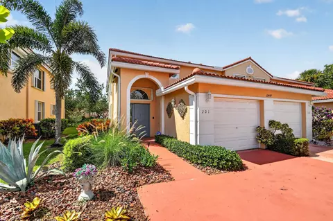 12447 Crystal Pointe Dr #201, Boynton Beach, FL 33437