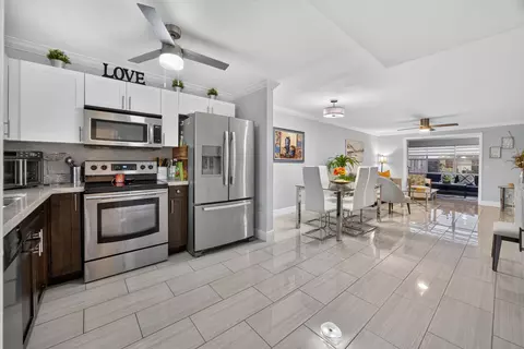 9881 Sunrise Lakes Blvd #308, Sunrise, FL 33322