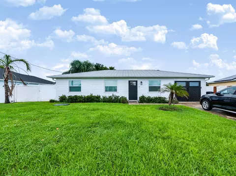 528 SW Ryan Ave, Port Saint Lucie, FL 34953