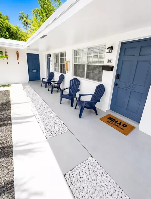 245 NW 32nd St, Oakland Park, FL 33309