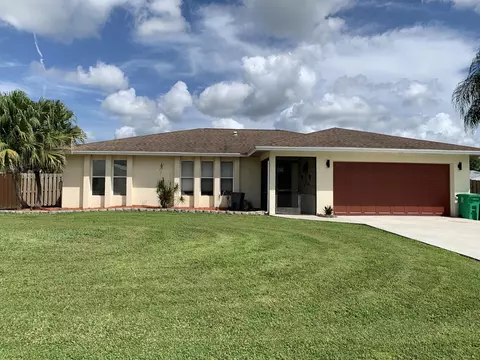991 SE Brookedge Ave, Port Saint Lucie, FL 34983
