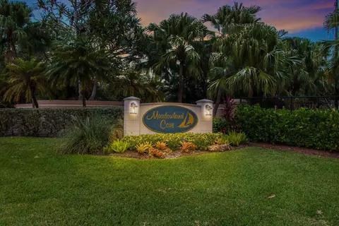 13053 Meadowbreeze Dr, Wellington, FL 33414