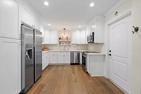 Kitchen - 215 Golfview Dr, Tequesta, FL 33469 photo 2 of 2