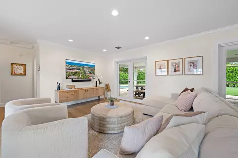 Living - 215 Golfview Dr, Tequesta, FL 33469 photo 3 of 3