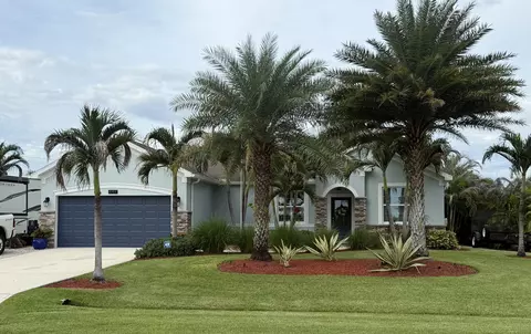 449 SW Bradshaw Cir, Port Saint Lucie, FL 34953