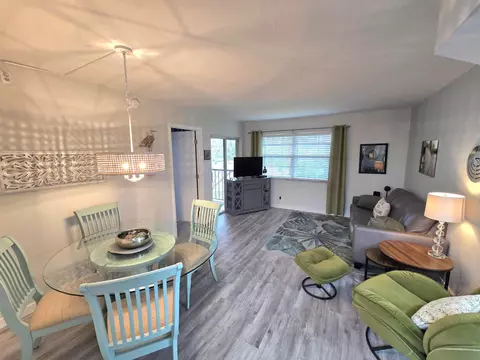 1503 SE Royal Green Cir #201, Port Saint Lucie, FL 34952