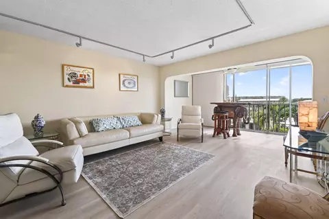 907 Marina Dr UNIT 306, North Palm Beach, FL 33408