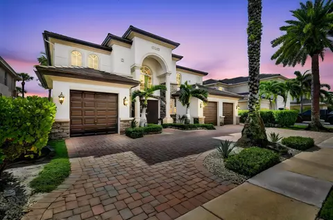 718 Edgebrook Ln, West Palm Beach, FL 33411
