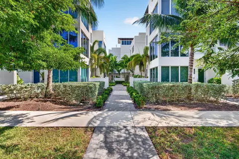 244 Garden Ct, Lauderdale By The Sea, FL 33308