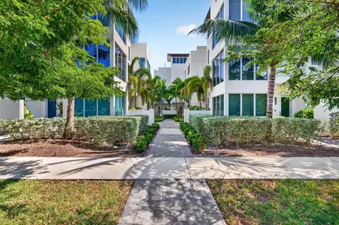 244 Garden Ct, Lauderdale By The Sea, FL 33308