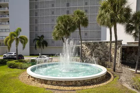 336 Golfview Rd #708, North Palm Beach, FL 33408
