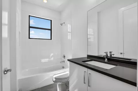 Bath - 8215 Crystal Downs Ave, Boca Raton, FL 33434 photo 3 of 8