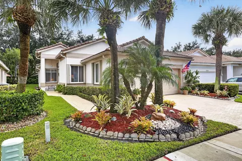 2260 Sapphire Cir, West Palm Beach, FL 33411