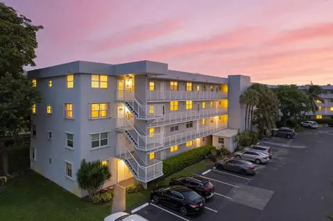 113 Royal Park Dr #4A, Oakland Park, FL 33309