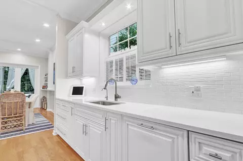 Kitchen - 149 Jupiter Key Rd, Jupiter, FL 33477 photo 5 of 5