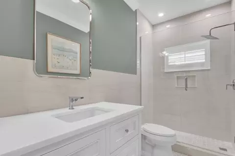 Bath - 149 Jupiter Key Rd, Jupiter, FL 33477 photo 3 of 4
