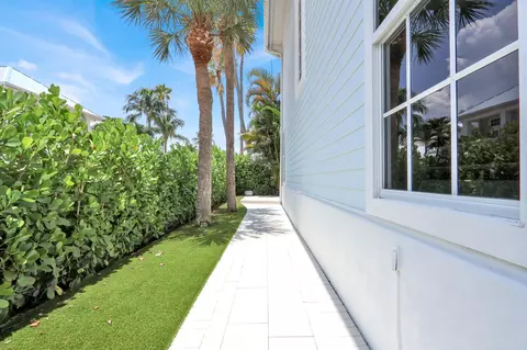 Exterior - 149 Jupiter Key Rd, Jupiter, FL 33477 photo 10 of 12
