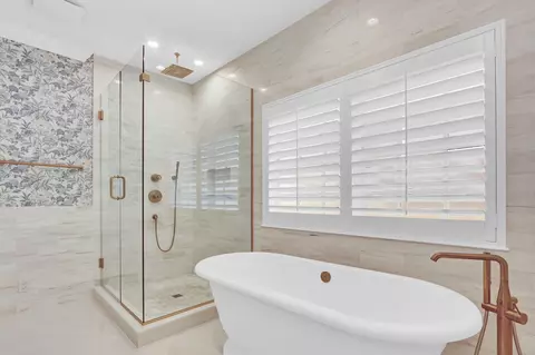 Bath - 149 Jupiter Key Rd, Jupiter, FL 33477 photo 2 of 4