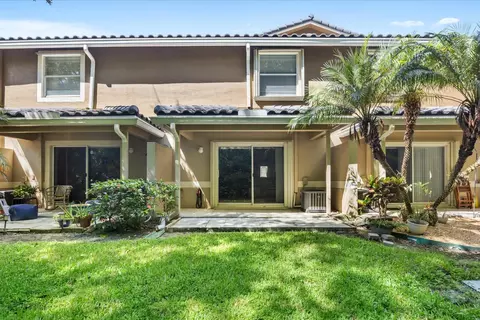 Exterior - 2781 SE Birmingham Dr, Stuart, FL 34994 photo 5 of 7
