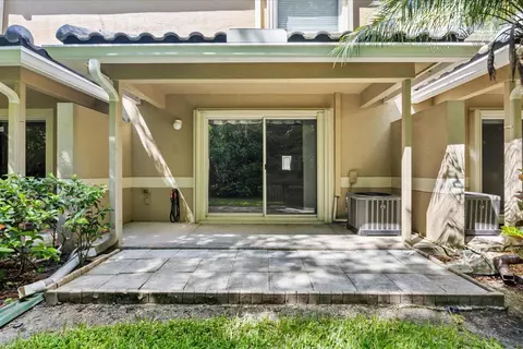 Exterior - 2781 SE Birmingham Dr, Stuart, FL 34994 photo 4 of 7