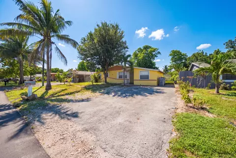130 NE 21st Ct, Pompano Beach, FL 33060