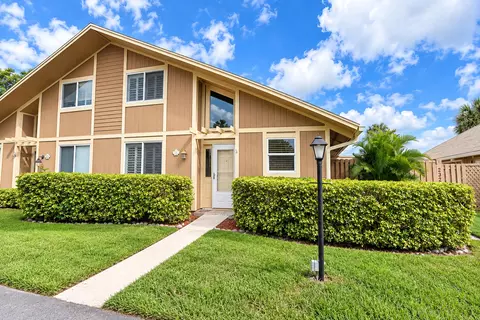 232 Maplecrest Cir, Jupiter, FL 33458