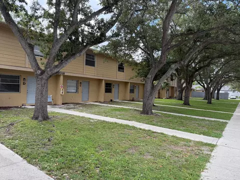 2018 S 10th St, Fort Pierce, FL 34950