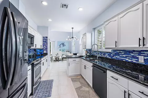 Kitchen - 123 Augusta Ct, Jupiter, FL 33458 photo 2 of 2