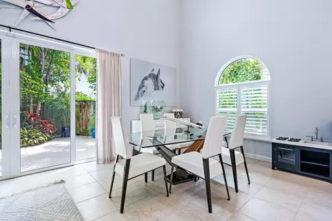 Dining - 123 Augusta Ct, Jupiter, FL 33458 photo 2 of 3