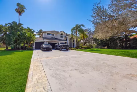 3541 Carlton Ln, Davie, FL 33330