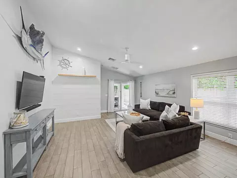 Living - 17700 Cornelia Ave, Jupiter, FL 33458 photo 2 of 2
