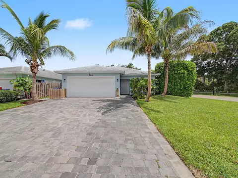 Exterior - 17700 Cornelia Ave, Jupiter, FL 33458 photo 2 of 5