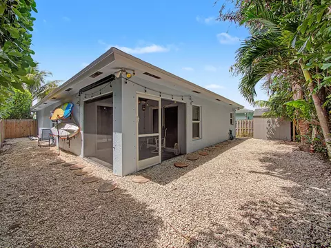 Exterior - 17700 Cornelia Ave, Jupiter, FL 33458 photo 4 of 5