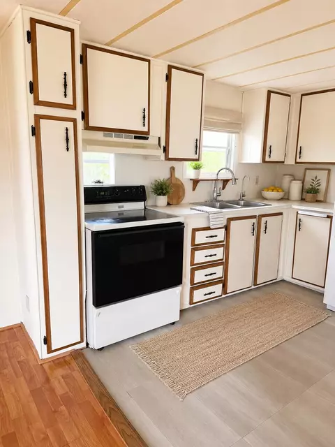 Kitchen - 2629 SE Penny Ln, Stuart, FL 34994 photo 2 of 2