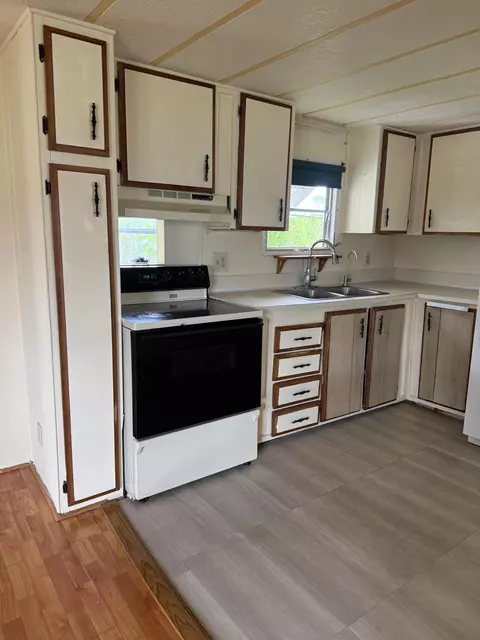 Kitchen - 2629 SE Penny Ln, Stuart, FL 34994 photo 1 of 2