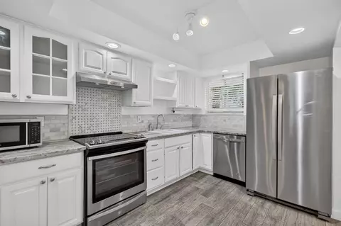 3186 Via Poinciana #115, Lake Worth, FL 33467