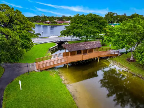 View/Area - 265 Cape Cod Cir, Lake Worth, FL 33467 photo 2 of 9