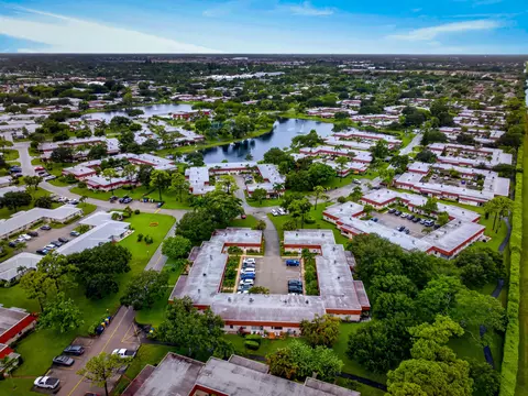 View/Area - 265 Cape Cod Cir, Lake Worth, FL 33467 photo 5 of 9
