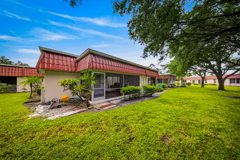 Exterior - 265 Cape Cod Cir, Lake Worth, FL 33467 photo 3 of 6