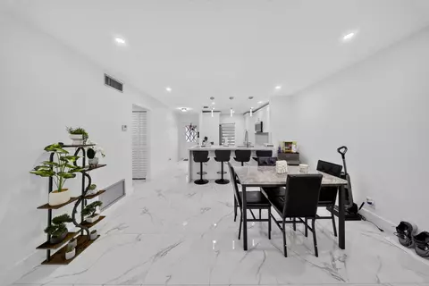 Dining - 265 Cape Cod Cir, Lake Worth, FL 33467 photo 3 of 3